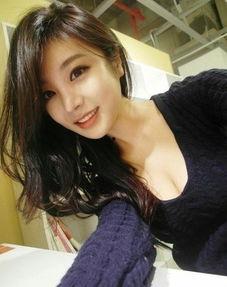 女主播漏屁股蛋,网络热议瞬间引爆